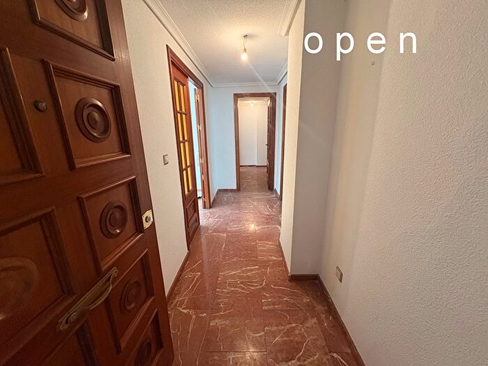 Casas en venta y pisos alquiler - 1