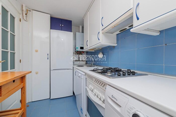 Casas en venta y pisos alquiler - 3