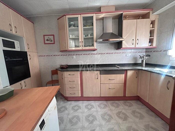 Casas en venta y pisos alquiler - 1