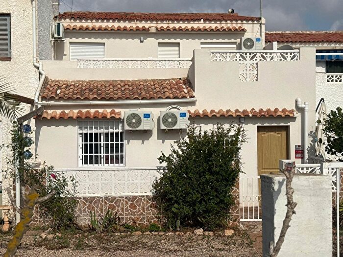 Casa en venta en Zona Carrefour Urbanizaciones, Torrevieja de 3 habitaciones