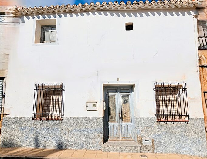 Casas en venta y pisos alquiler - 1