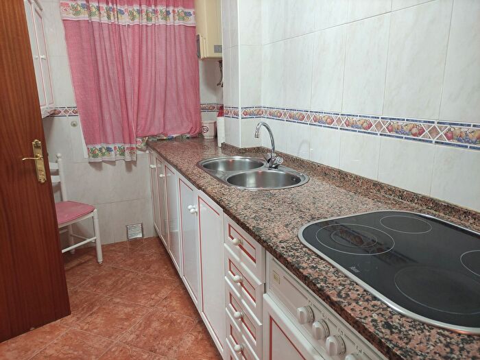 Casas en venta y pisos alquiler - 3