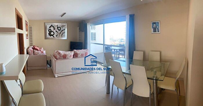 Piso en alquiler en Andalucía, Cádiz de 4 habitaciones