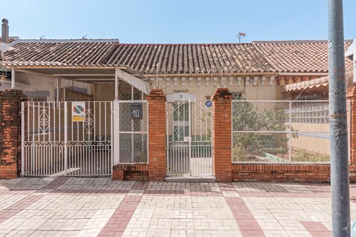Casas en venta y pisos alquiler - 2