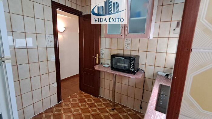 Casas en venta y pisos alquiler - 3