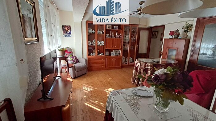 Casas en venta y pisos alquiler - 2