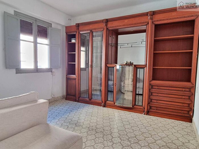 Casas en venta y pisos alquiler - 1