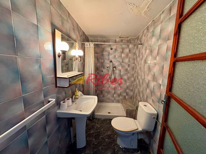 Casas en venta y pisos alquiler - 3