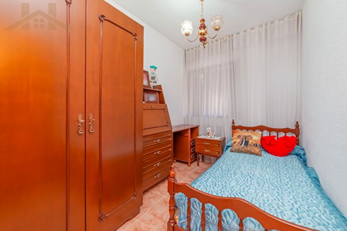Casas en venta y pisos alquiler - 3
