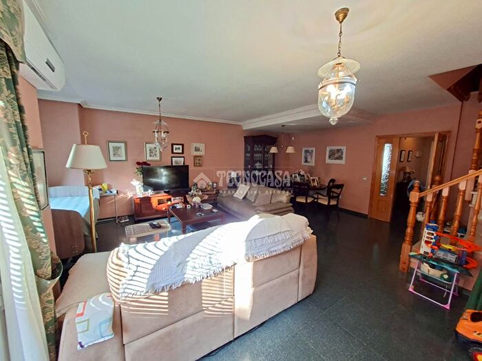 Casas en venta y pisos alquiler - 3