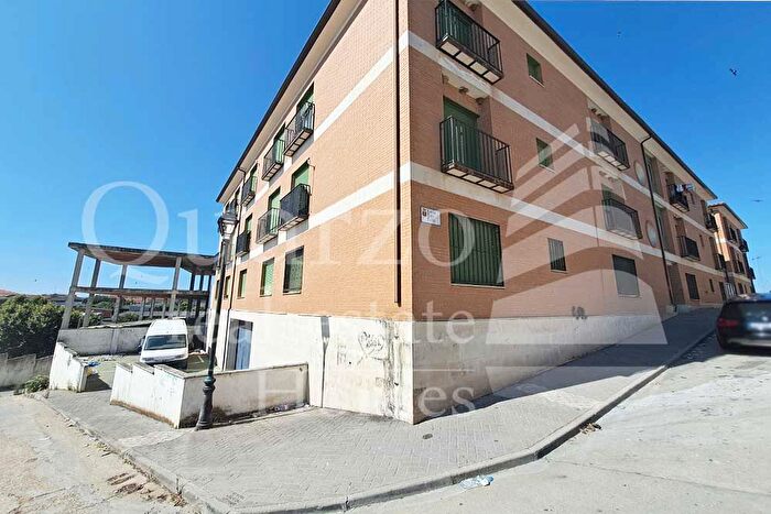 Casas en venta y pisos alquiler - 1