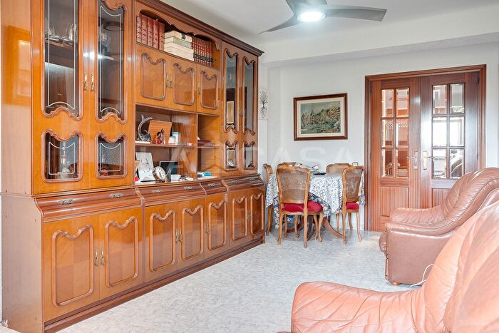 Casas en venta y pisos alquiler - 3