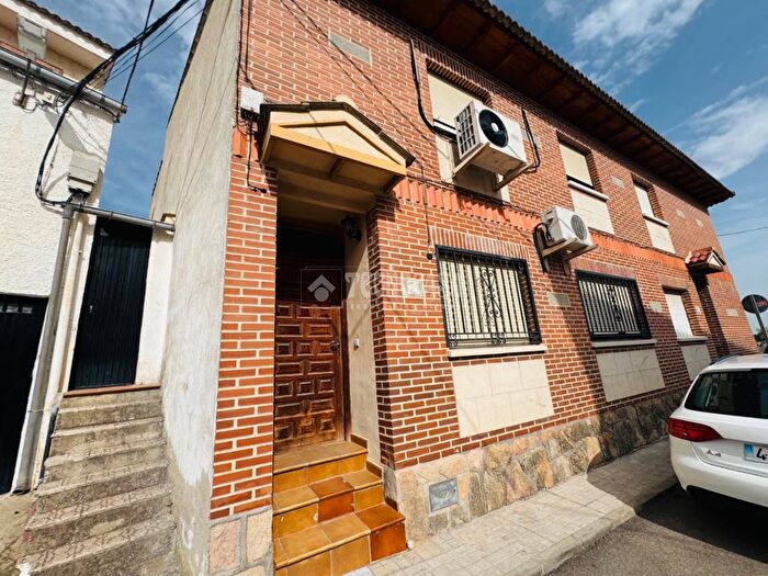 Casas en venta y pisos alquiler - 1