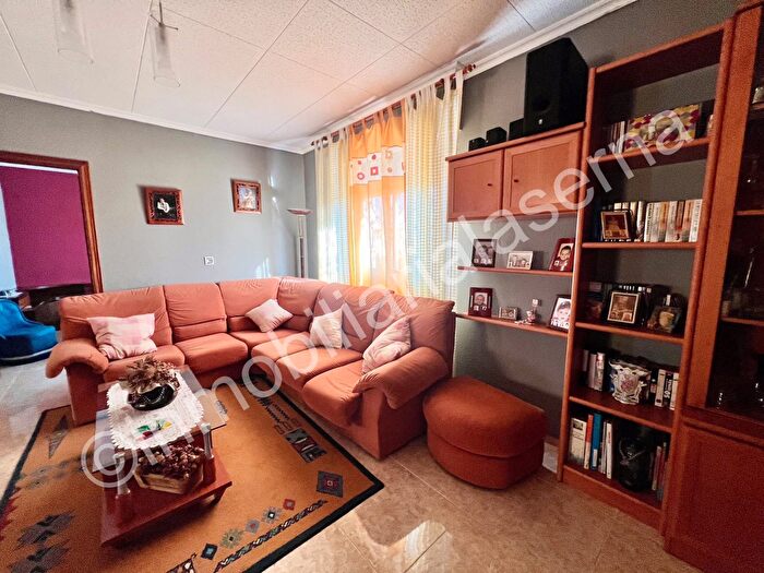 Casas en venta y pisos alquiler - 3