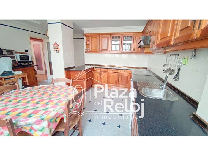 Casas en venta y pisos alquiler - 3