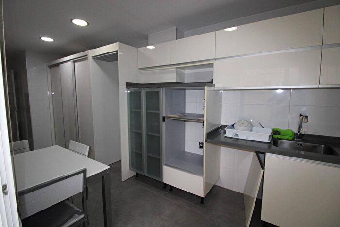 Casas en venta y pisos alquiler - 2