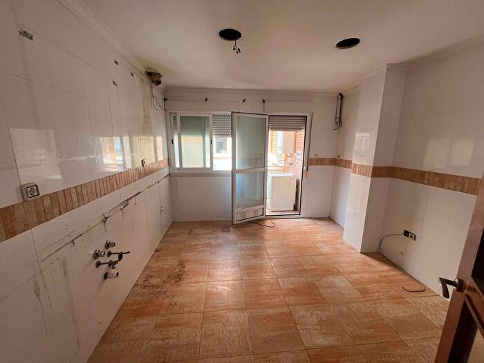 Casas en venta y pisos alquiler - 2