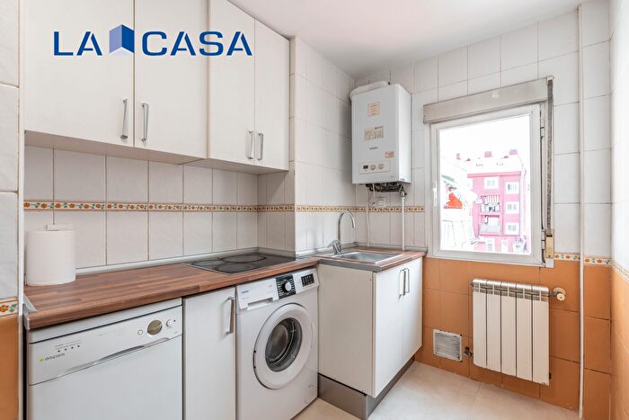 Casas en venta y pisos alquiler - 1