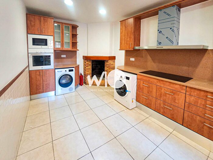 Casas en venta y pisos alquiler - 3