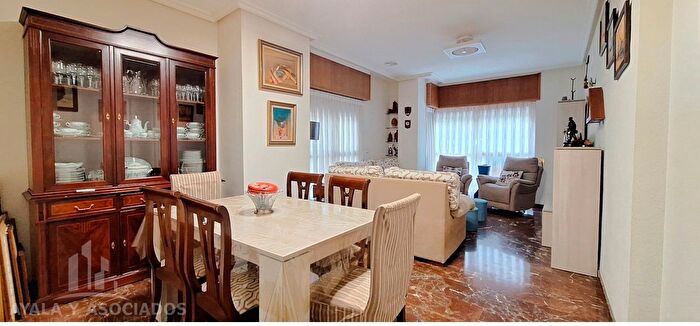 Casas en venta y pisos alquiler - 1