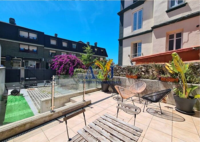 Casas en venta y pisos alquiler - 1