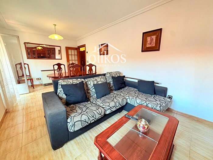 Casas en venta y pisos alquiler - 1
