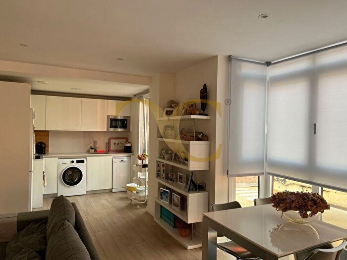 Casas en venta y pisos alquiler - 2