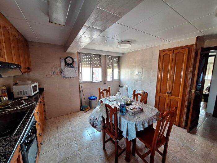 Casas en venta y pisos alquiler - 2