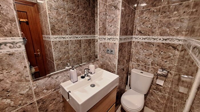Casas en venta y pisos alquiler - 3