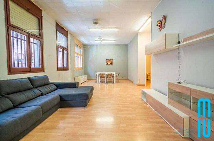 Casas en venta y pisos alquiler - 1
