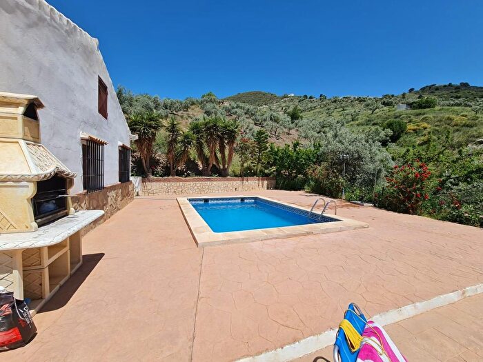 Casa en alquiler en Sedella, Málaga de 3 habitaciones