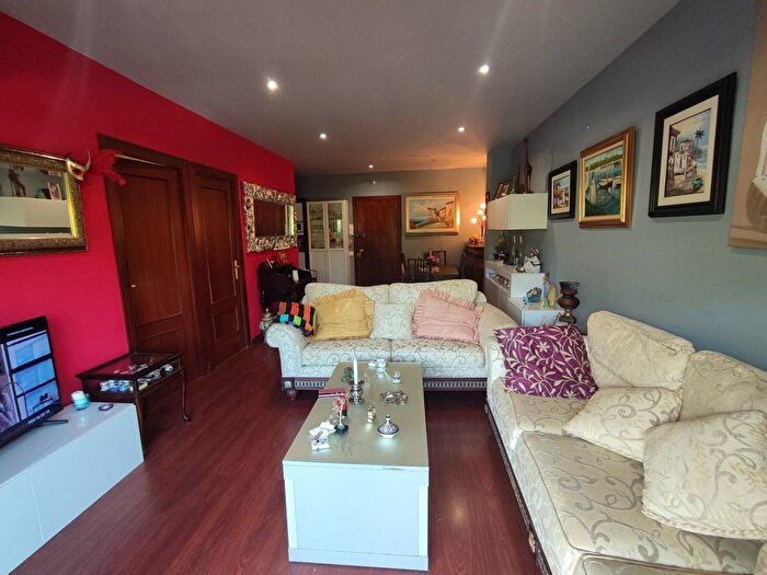 Casas en venta y pisos alquiler - 3