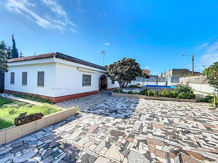 Casas en venta y pisos alquiler - 1