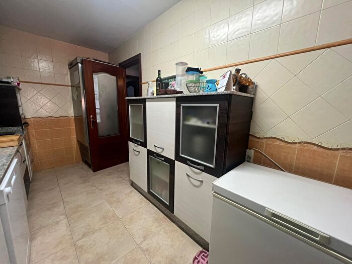 Casas en venta y pisos alquiler - 2