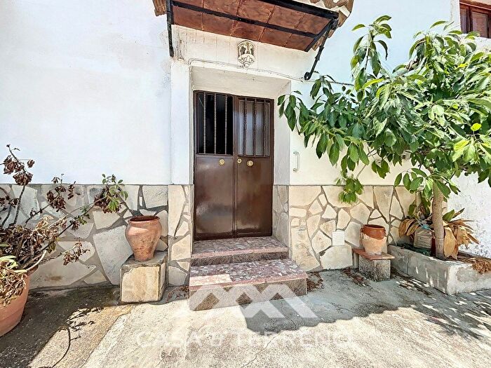 Casa en venta en Comares, Málaga de 4 habitaciones