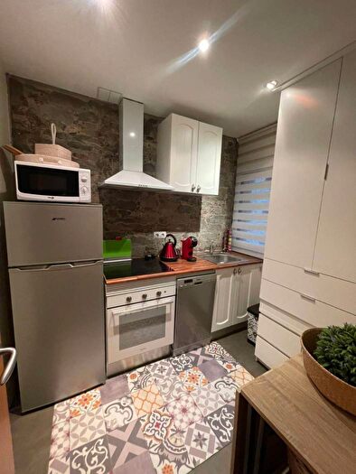 Casas en venta y pisos alquiler - 3