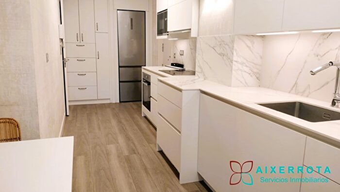 Casas en venta y pisos alquiler - 3