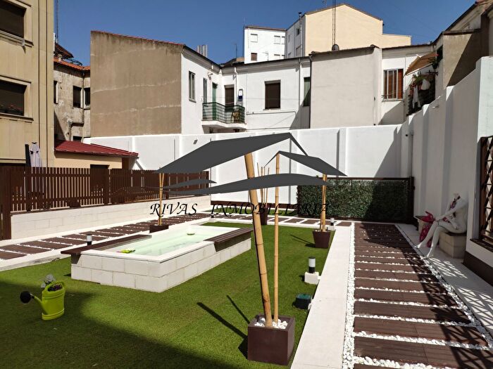 Casas en venta y pisos alquiler - 1