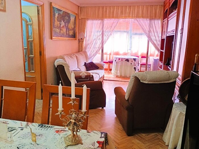 Casas en venta y pisos alquiler - 3
