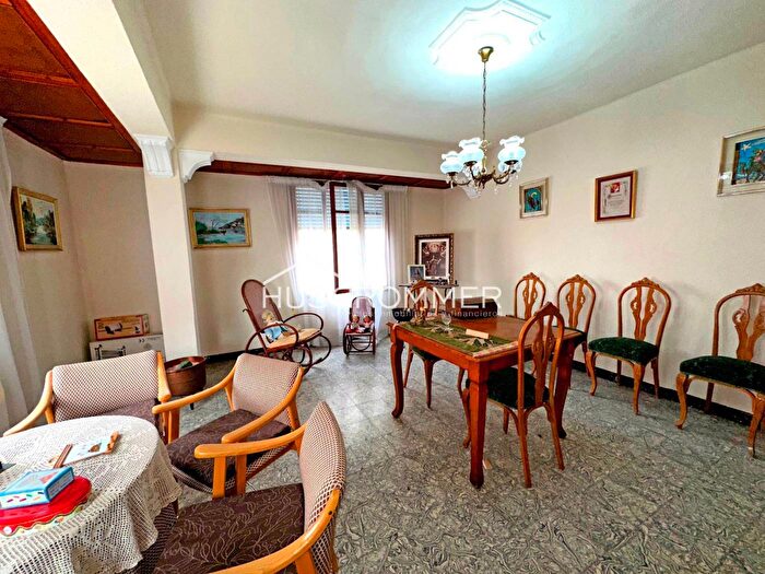 Casas en venta y pisos alquiler - 3
