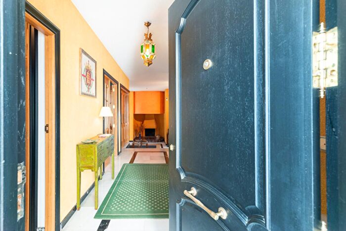 Casa en venta en Genil, Camino de los Neveros Serrallo de 5 habitaciones