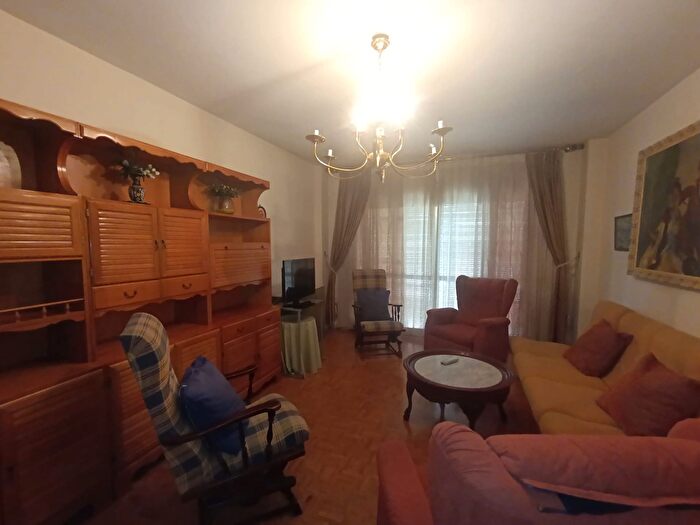Casas en venta y pisos alquiler - 2
