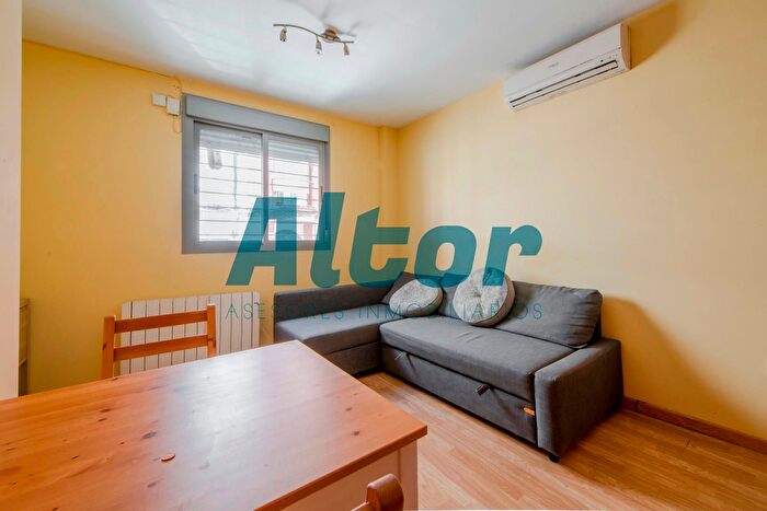 Casas en venta y pisos alquiler - 1
