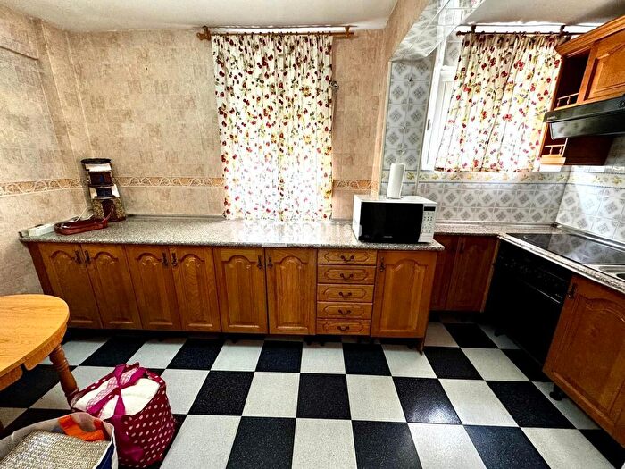 Casas en venta y pisos alquiler - 2