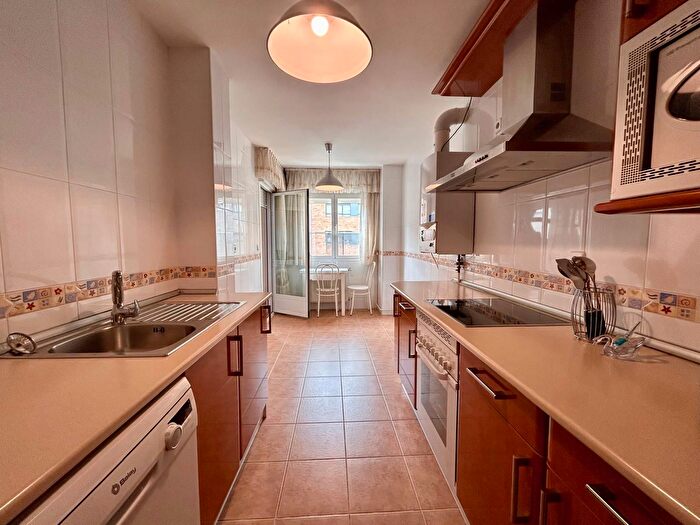 Casas en venta y pisos alquiler - 1