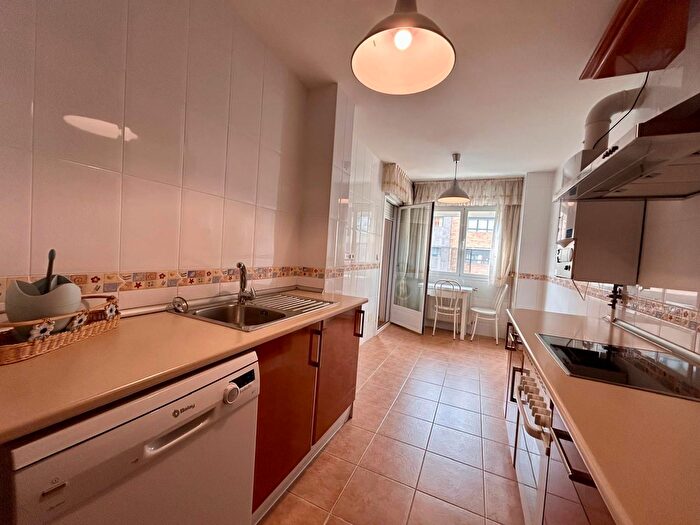 Casas en venta y pisos alquiler - 2