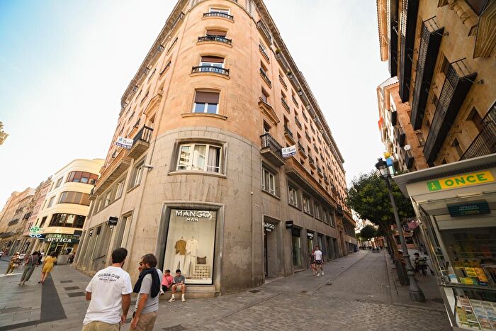 Casas en venta y pisos alquiler - 1