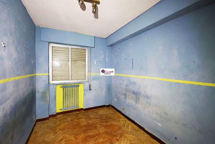 Casas en venta y pisos alquiler - 3