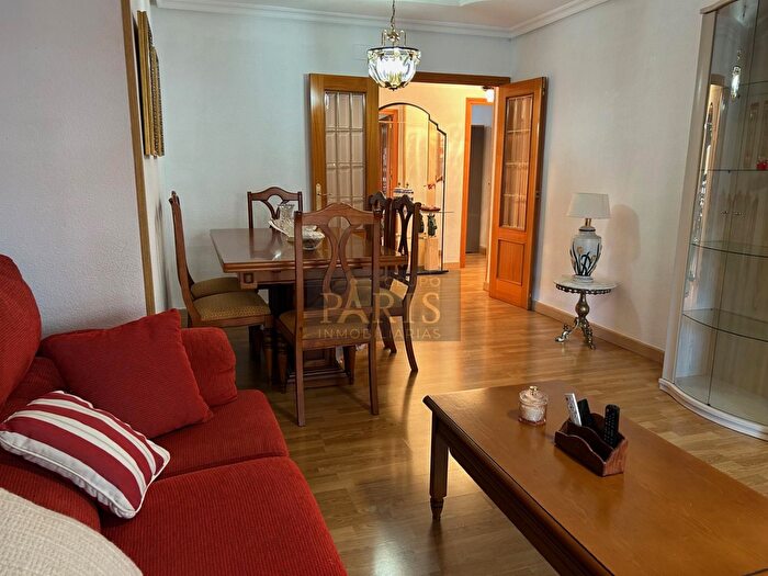Casas en venta y pisos alquiler - 3