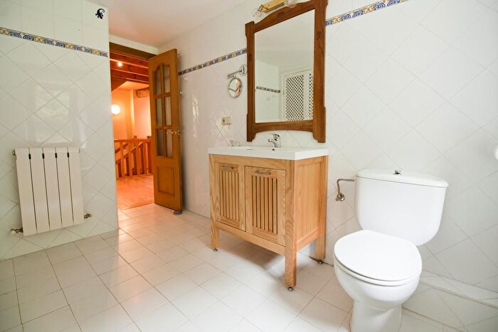 Casas en venta y pisos alquiler - 3